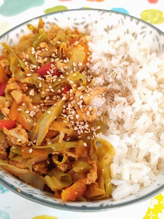 Una foto de Repollo rehogado con tofu