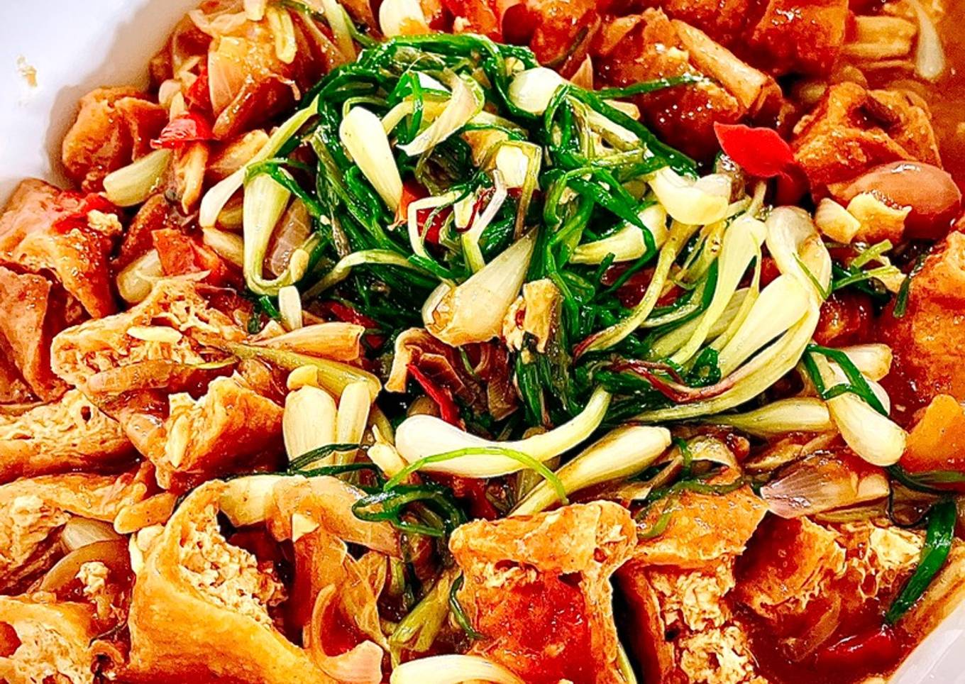 Tumis Tahu dengan Lokio (Daun Bawang Batak)