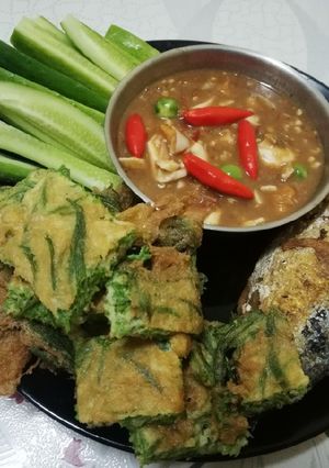 รูปของ น้ำพริกไข่เค็ม (เครื่องเคียงผักตามชอบ)