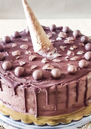 Φωτογραφία της συνταγής Chocolate Drizzle Cake (Σοκολατίνα)