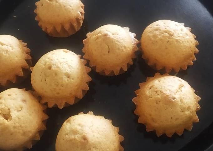 Recipe of Super Quick Vanilla Cupcakes