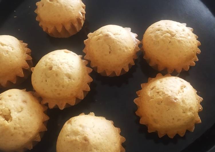 Steps to Make Super Quick Homemade Vanilla Cupcakes