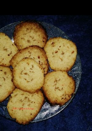 A picture of Namkin biscuits recipe.