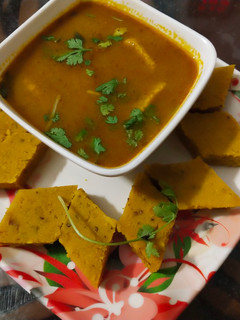 बेसन की पातोडी (Besan ki patodi recipe in Hindi) रेसिपी मुख्य फोटो