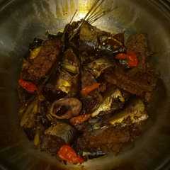 A picture of Pindang bandeng tempe.