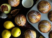Uma foto de pera muffins