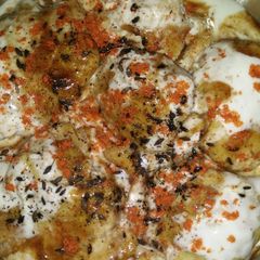 A picture of Dahi bhalla.