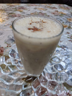 A picture of Energy booster bananas date shake.