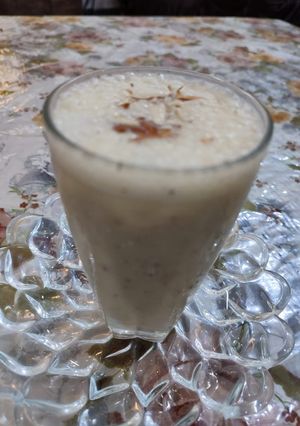 A picture of Energy booster bananas date shake.