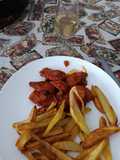 Salchichas con Fritada y Patatas Fritas
