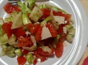 Una foto di cicoria pomodoro
