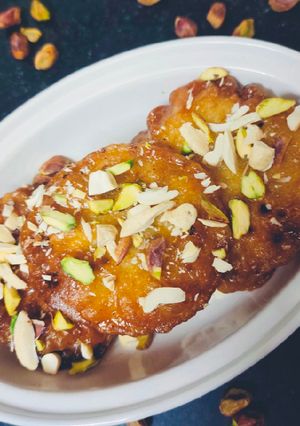 बंगाली मालपुआ (Bengali Malpua recipe in Hindi) रेसिपी मुख्य फोटो