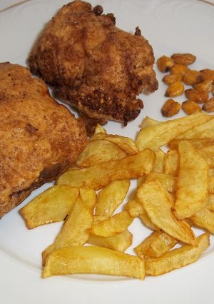 Una foto de Parejitas de pechuga de pollo rellenas y crujientes