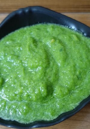 A picture of Mooli ke patte ki chutney.