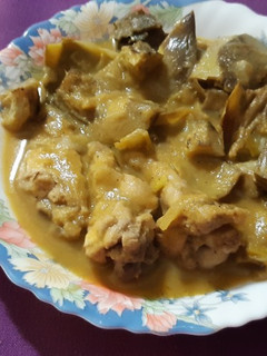 Una foto de Guiso de pollo con alcachofas