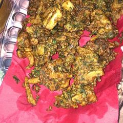 Alo palak pakorra A picture of Alo palak pakorra.