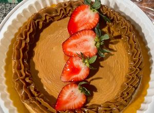 Una foto de Flan napolitano con dulce de leche