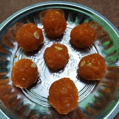 A picture of Motichoor ladoo.