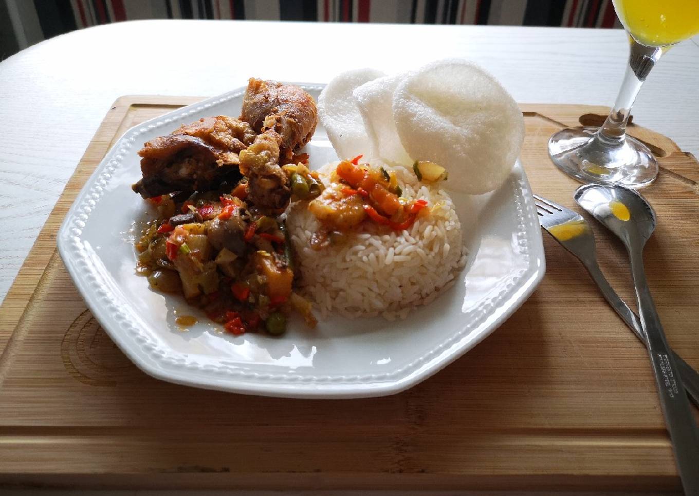 Ayam goreng dan Tumis sayur