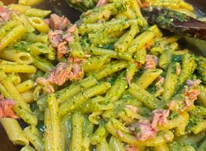 Foto di Penne al pesto di rucola e tonno