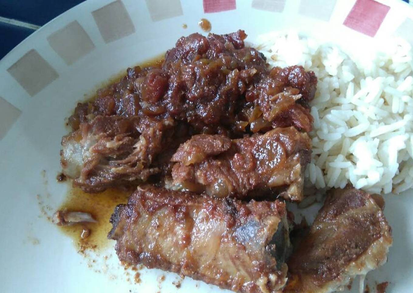 Maple-glazed slow cooker pork ribs