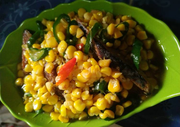 Tumis jagung manis ikan cue