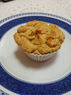 Una foto de Madgalenas de garbanzo y plátano sin harina, sin gluten y veganas