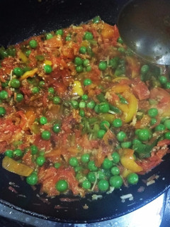 A picture of Green peas onion tomato bhaji.