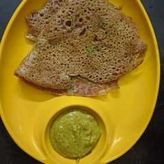 A picture of Sprouted moong dal dosa.