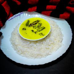 A picture of Bhindi kadi and chawal.