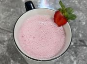 Gambar stroberi yakult