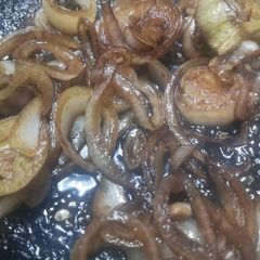 A picture of Caramelized Onion.