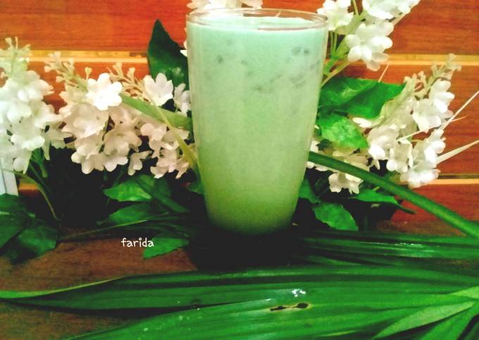 Easiest Way to Prepare Tasty Es Kelepon Cincau