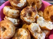 Una foto de scones blancaflor