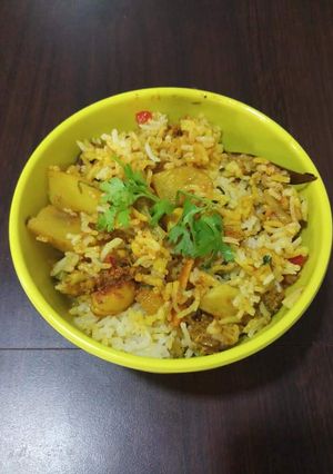 A picture of Vegetable biryani.