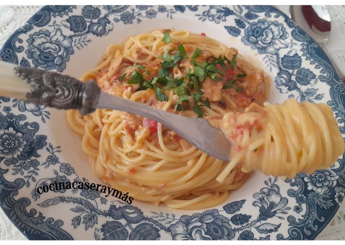 Espaguetis con atún