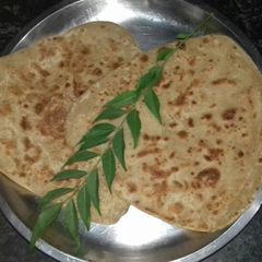 Ajwain ka layered triangular paratha A picture of Ajwain ka layered triangular paratha.