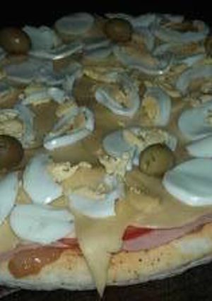 Una foto de Pizza completa