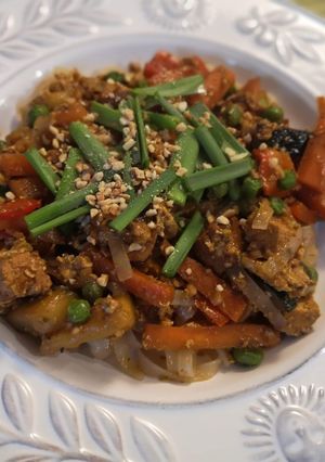 Zdjęcie przepisu Pad Thai z kurczakiem.