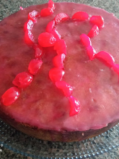 Una foto de Torta de cerezas confitada y brandy