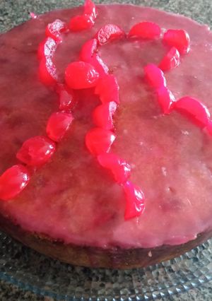 Una foto de Torta de cerezas confitada y brandy