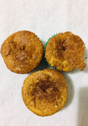 Una foto de Muffins de manzana y canela