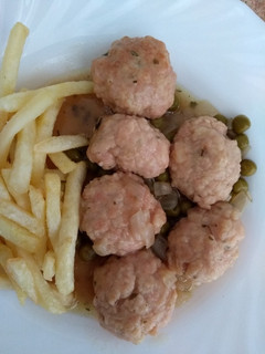 Una foto de Albóndigas de pollo en salsa