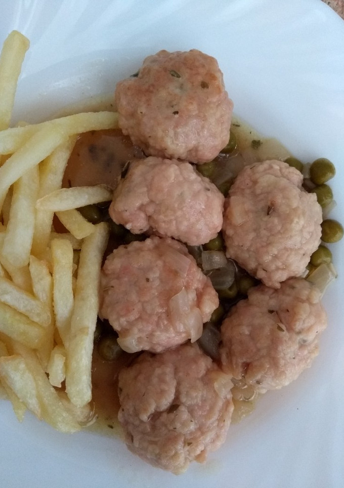 Una foto de Albóndigas de pollo en salsa