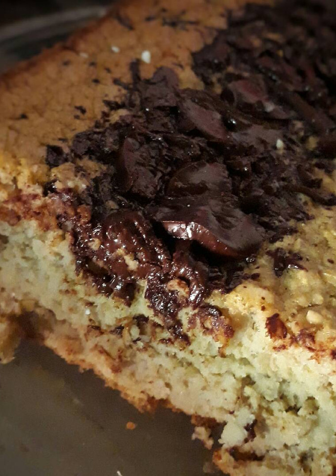 Una foto de Budín de avena y frutas 🍏🍌🍊
