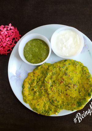 A picture of Besan-Oats-Fenugreek Chilla.