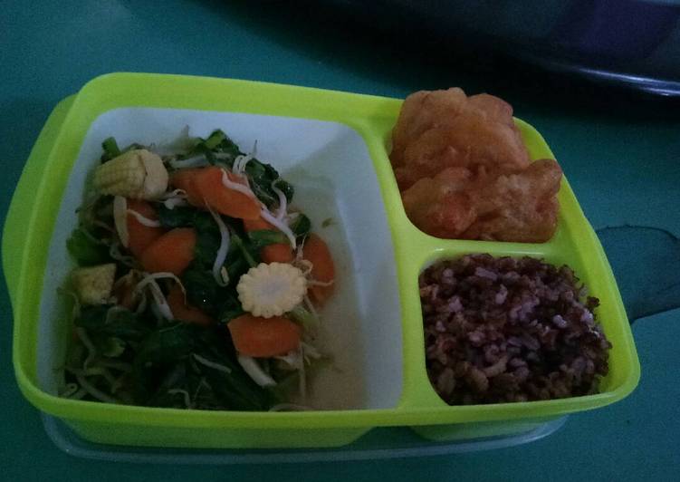 Bekal makan siang..