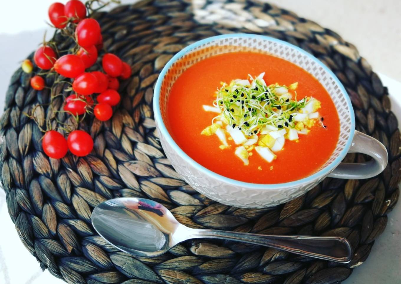 Salmorejo de tomatitos cherrys de la huerta 🍅