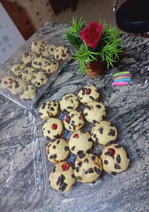 A picture of Chocolate mixed fruits muffins.