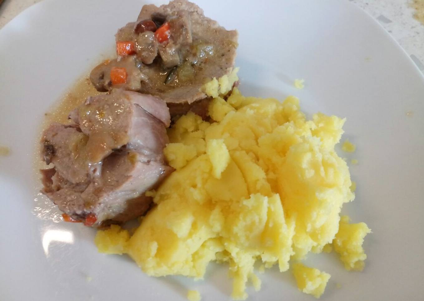 Veal roast with saffron mash